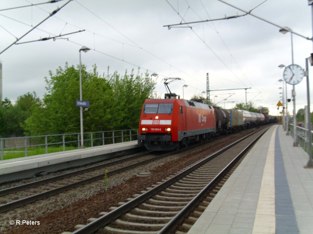 152 003-0 mit einem gemischten Gterzug in Schkeuditz. 03.05.10