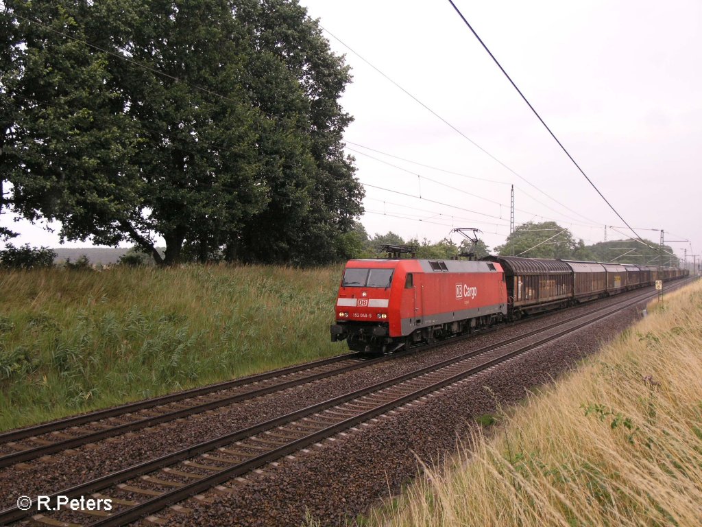 152 048-5 zieht bei Jacobsdorf ein gedeckten Gterzug. 19.07.08