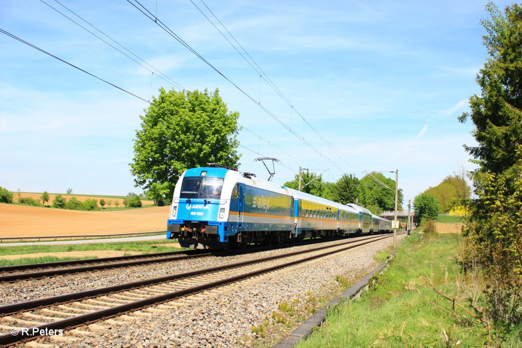 183 002 mit den ALX 354 Prag - Mnchen bei Hhenberg. 07.05.11