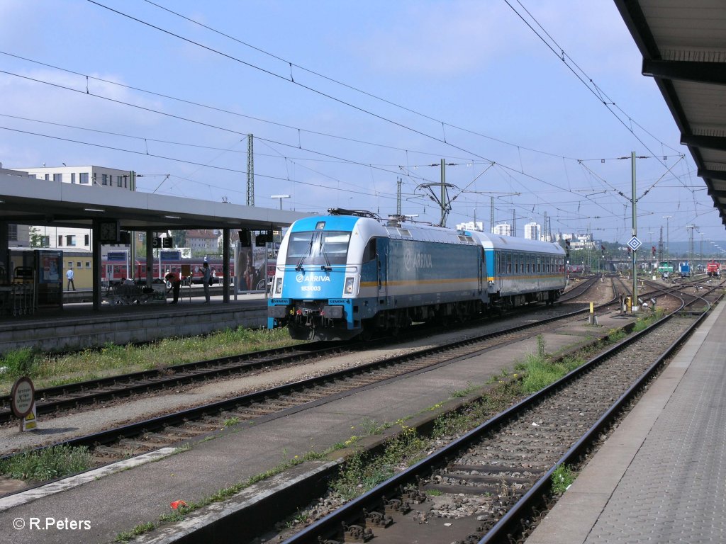 183 003 wartet mit ein 2Kl. Wagen auf die Rckleistung nach Mnchen, in Regensburg HBF. 09.05.09