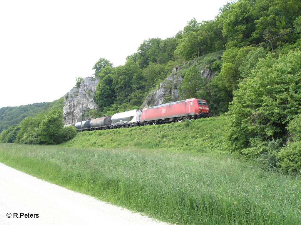 185 018-9 mit einem Kesselzug bei Matting. 29.05.10