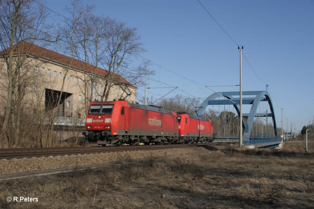 185 163 und eine Schwester Maschine verlassen Eisenhttenstadt. 07.03.11