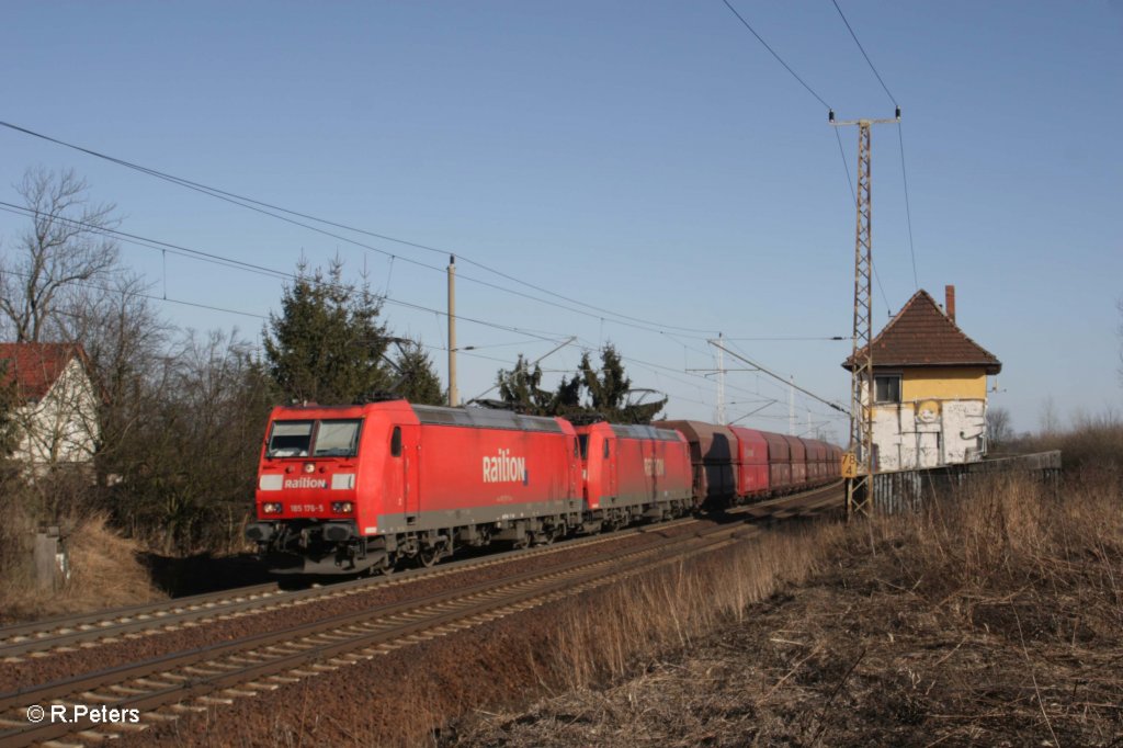 185 176-5 und 163 mit Kohlezug bei Frankfurt/Oder Nuhnen. 07.03.11