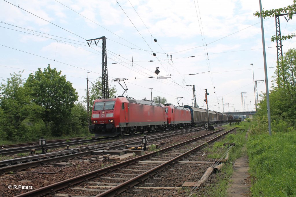 185 181-5 + 199 mit einen gemischten Gterzug bei Regensburg Ost. 09.05.13