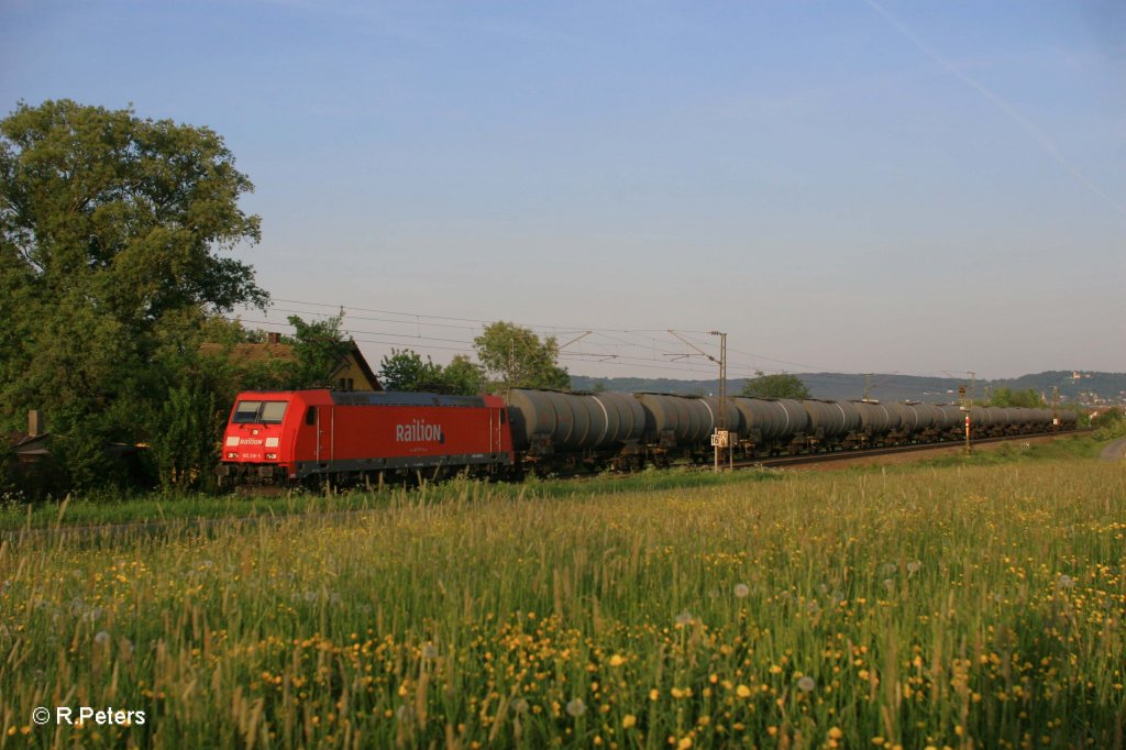 185 218-5 mit Kesselzug bei Plling. 13.05.11