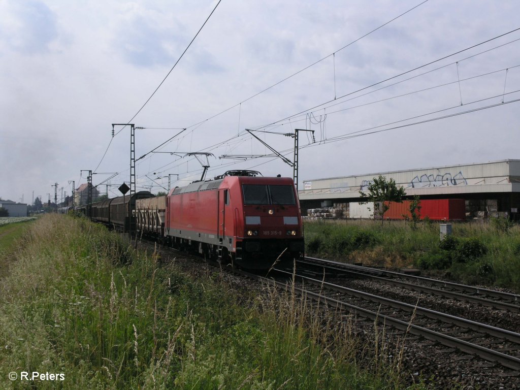 185 315-9 zieht ein gemischten Gterzug durch Obertraubling. 20.06.09