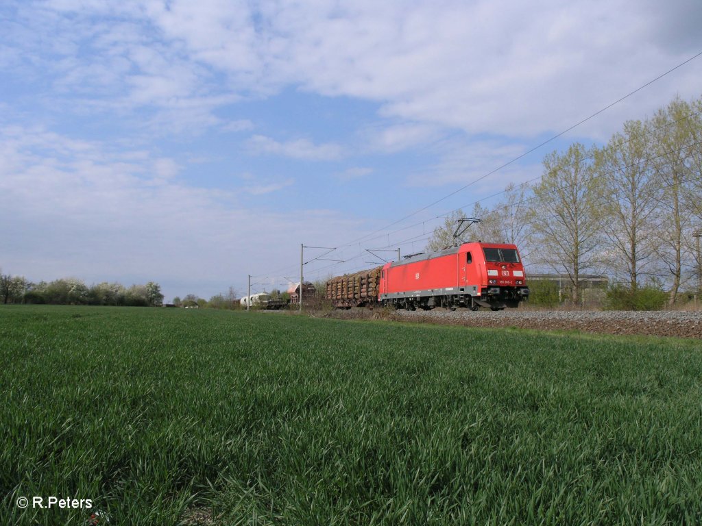 185 366-2 mit gemischten Gterzug bei Podelwitz. 16.04.11