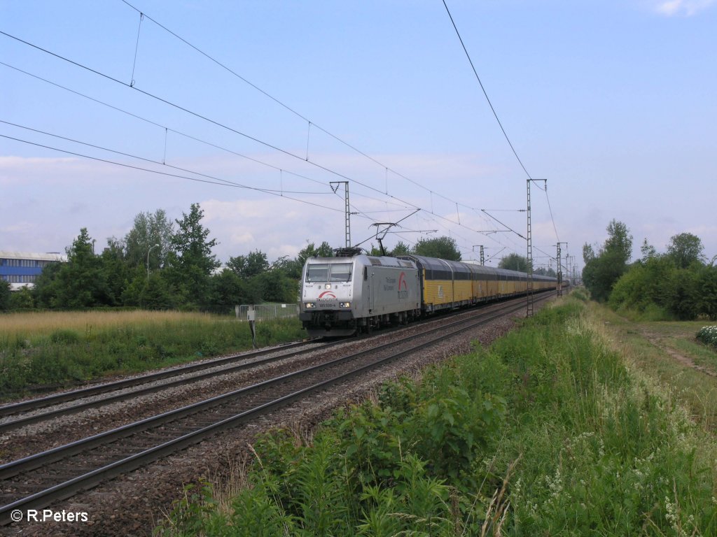 185 539-4 zieht bei Obertraubling ein Autotransportzug. 20.06.09