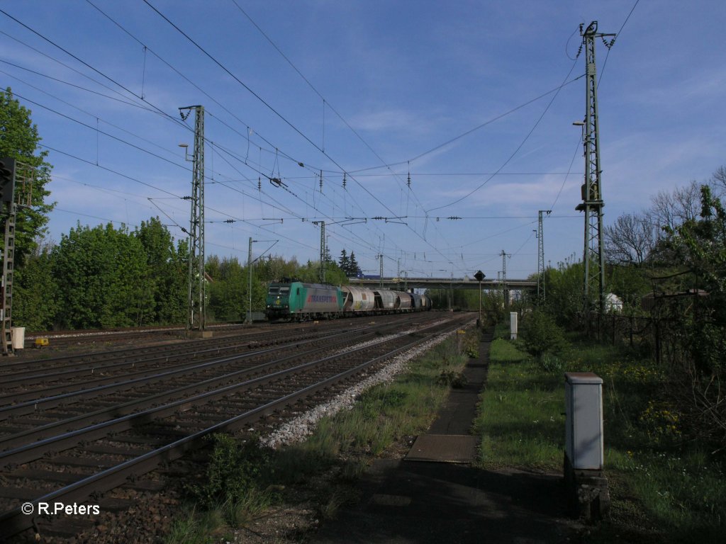 185 543 geht in Obertraubling mit einem Getreidezug in die berholung. 29.04.10