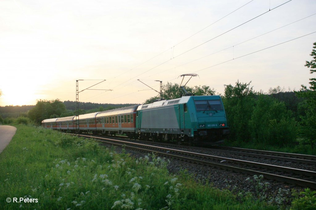 185 618-6 schiebt S3 39376 nach Nrnberg bei Plling. 12.05.11