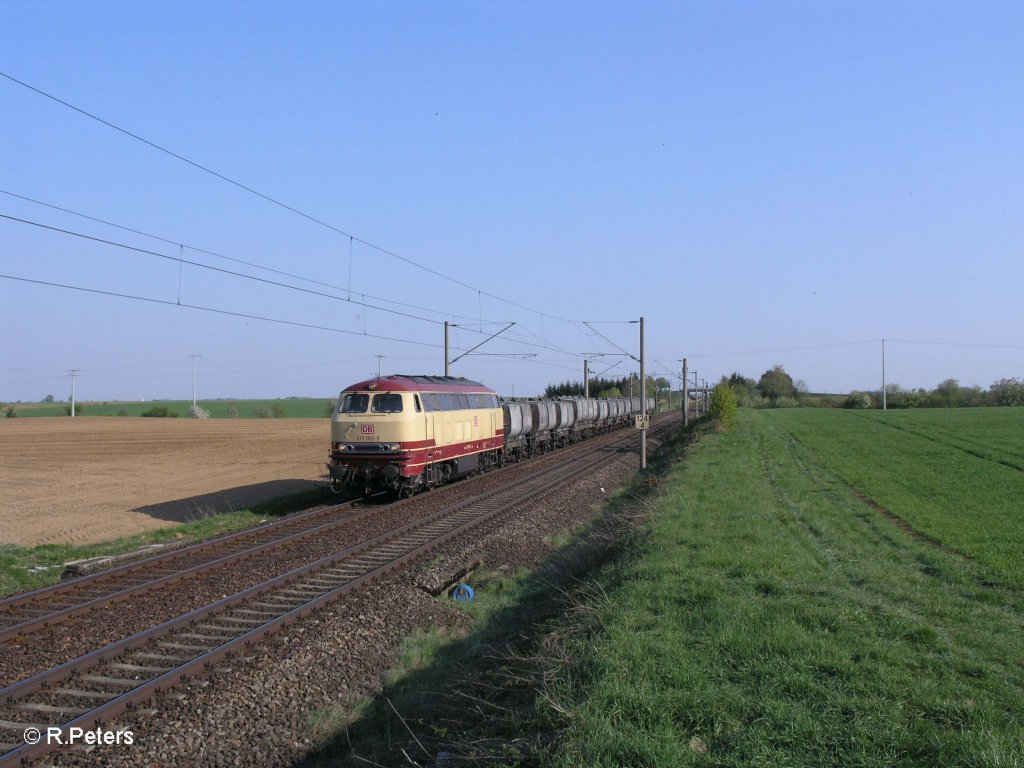 217 002-5 mit den CS61912 nach Saal a.d. Donau. bei Altegolsheim. 21.04.11