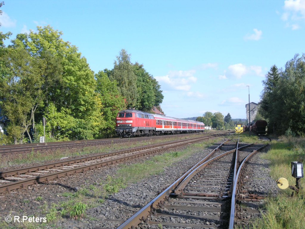 218 192-3 durchfhrt Pechbrunn mit ein Freitags Schler-Verstrkungszug. 26.09.08