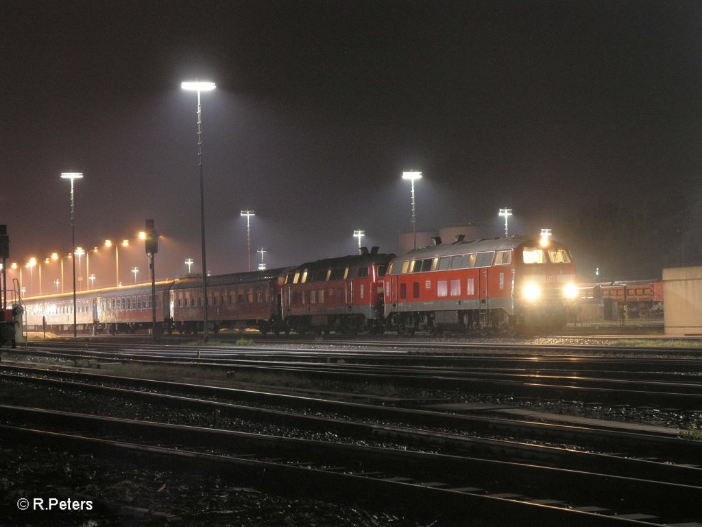 218 419-0 + 218 426-5 mit DZ 2753/2754 von Marktredwitz - St. Goarshausen als Hochfrankenexpress in Marktredwitz 4:19 (30.04.11)