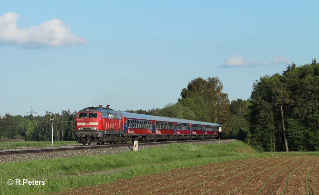 218 463-8 mit dem Pilger Sonderzug Alttting - Marktredwitz bei Oberteich. 18.05.13