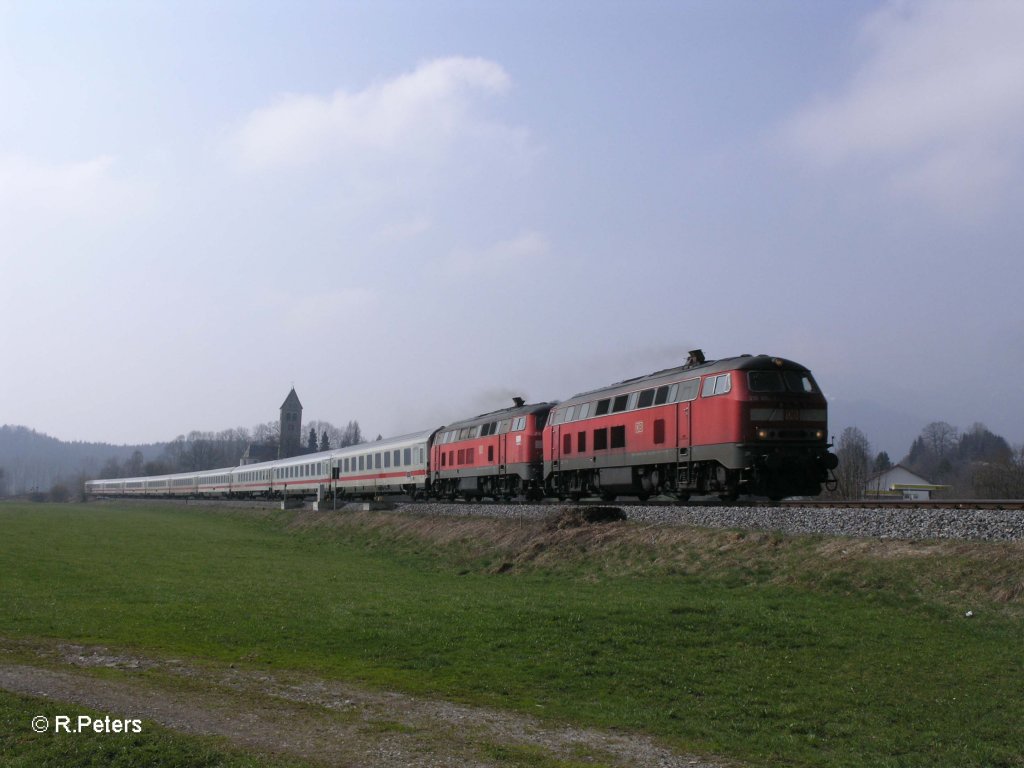 218 492-3 und 487-7 ziehen den IC 2012 nach Leizig bei Stein im Allgu. 17.04.10