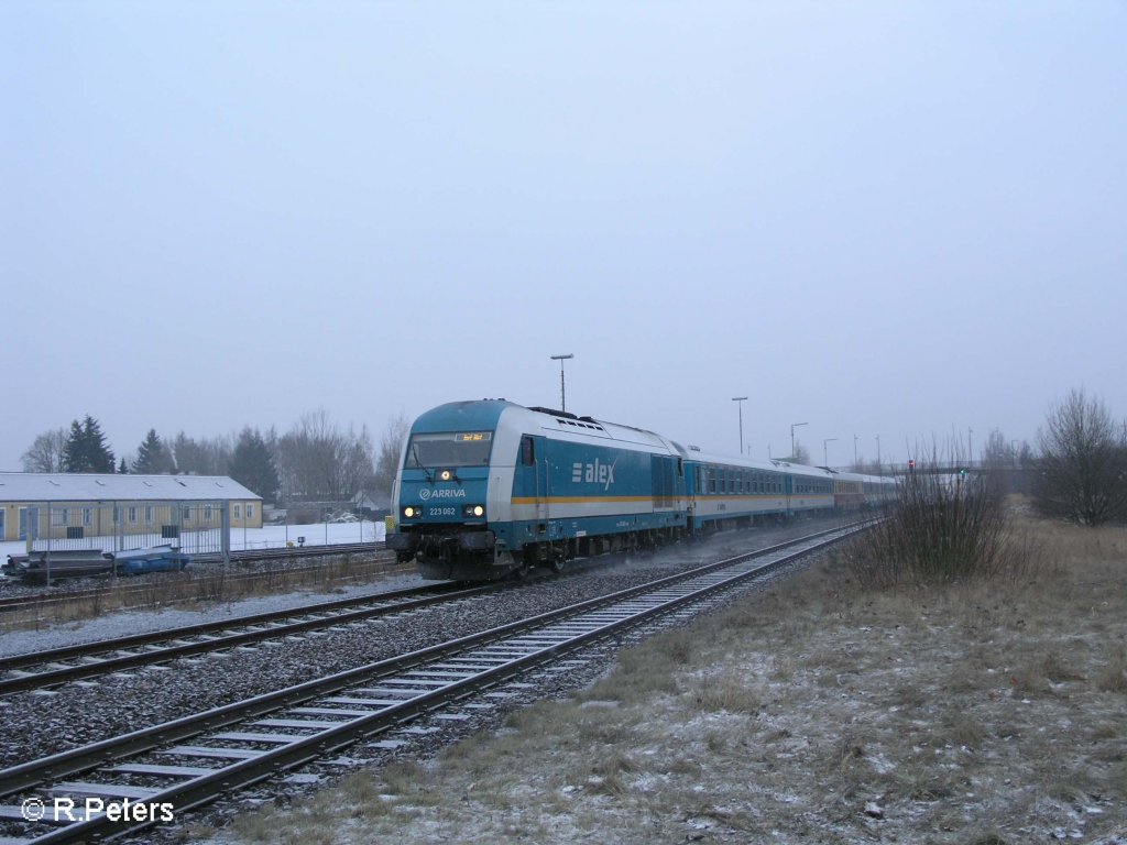 223 062 fhrt mit den ALX37972 nach Hof in Wiesau/Oberpfalz ein. 02.01.09
