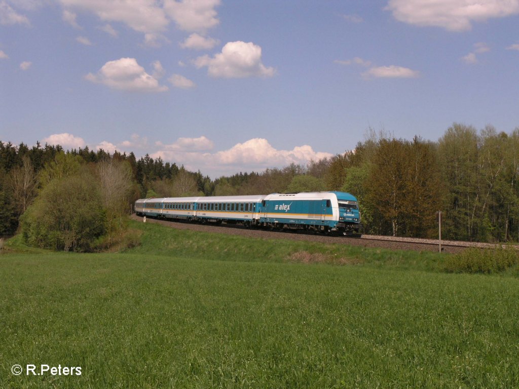 223 069 zieht bei Oberteich den ALX37983 nach Mnchen. 09.05.08