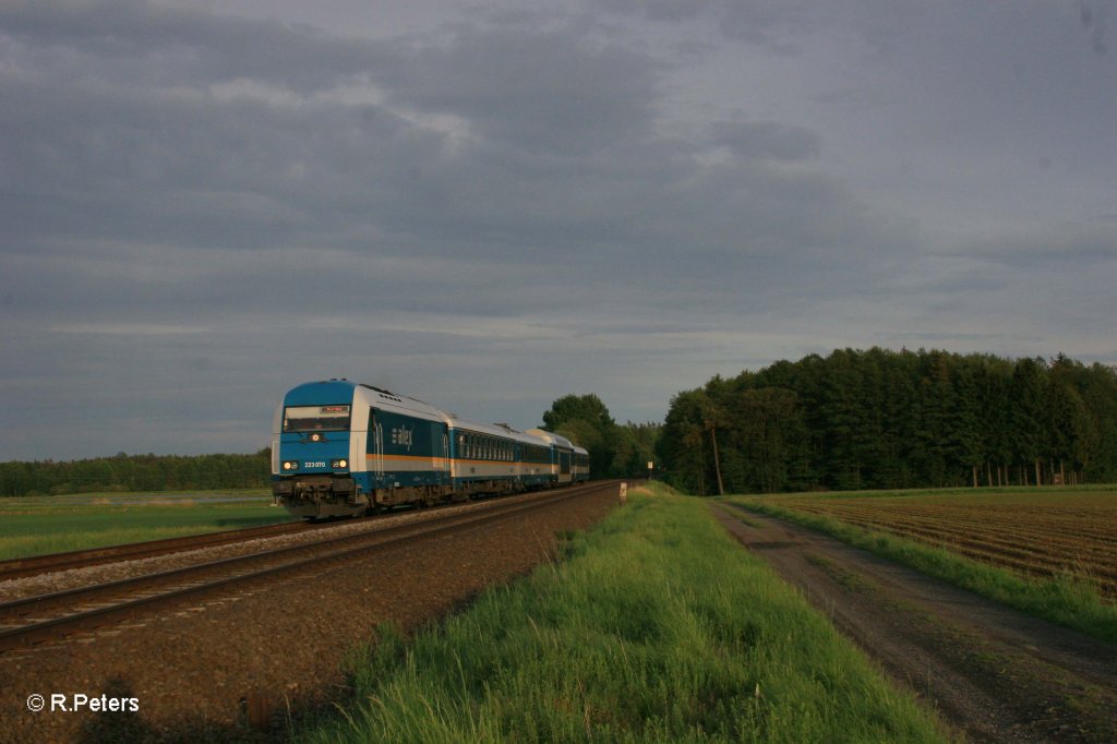 223 070 mit dem ALX84114 nach Hof bei Oberteich. 22.05.11