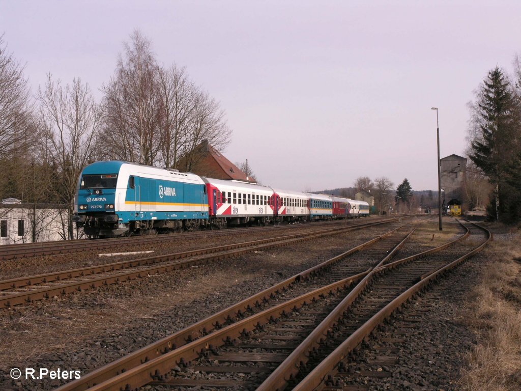 223 070 zieht ein Alex nach Hof durch pechbrunn. 17.02.08