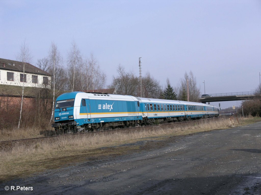 223 071 verlsst Wiesau/Oberpfalz mit dem ALX37979 nach Mnchen. 14.03.09
