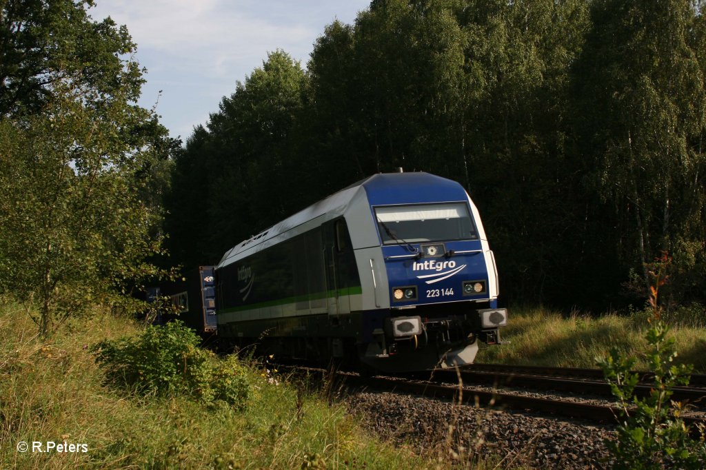 223 144 mit den DGS 69059 nach Nrnberg bei Schnfeld. 23.08.11