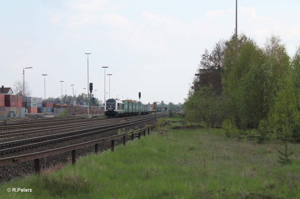 223 152 rangiert den letzten Teil vom Containerzug im Bahnhof Wiesau zusammen. 05.05.13