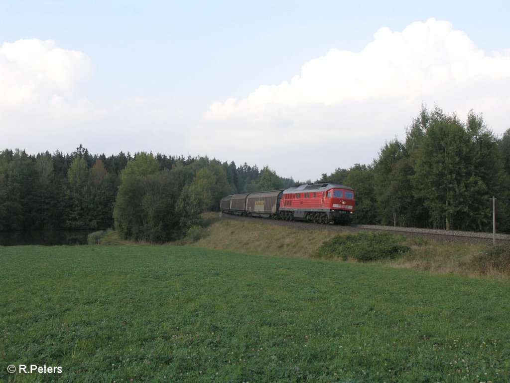 232 347-5 zieht bei Oberteich den FE 49177 nach Wels durch die Kurve. 20.09.09
