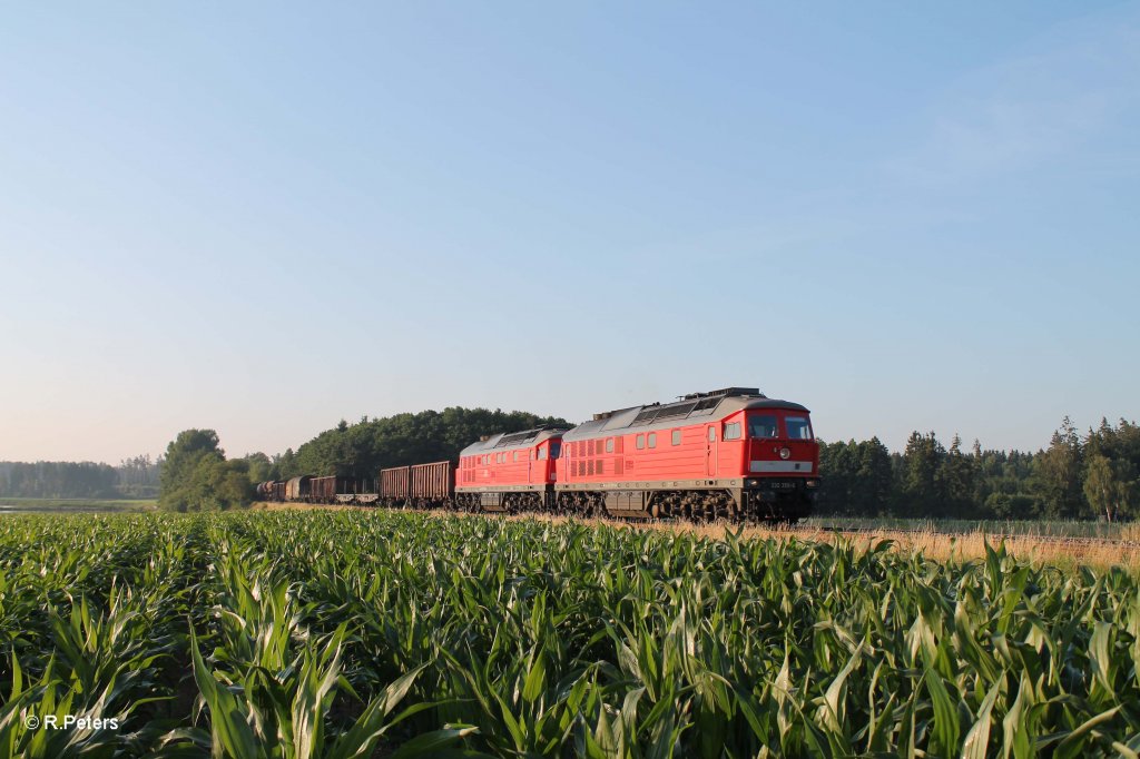 232 359-0 + 232 384-8 mit dem 45367 NN-Cheb frhs 6:42 Uhr bei Oberteich. 17.07.13