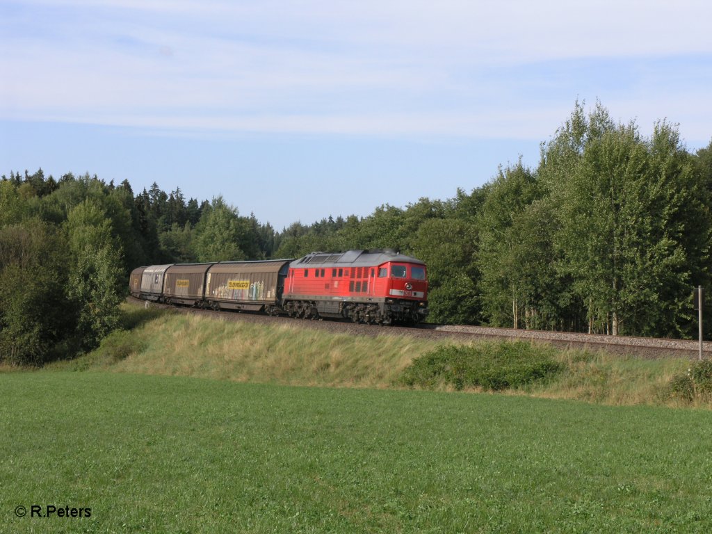 232 683-2 zieht den FE 49177  nach Wels bei Oberteich durch die Kurve. 16.08.09
