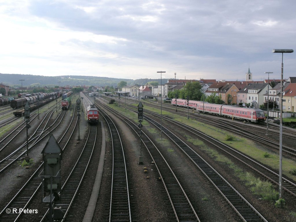 232 703-9 hat an ein leeren Autozug gesetzt. 26.05.10