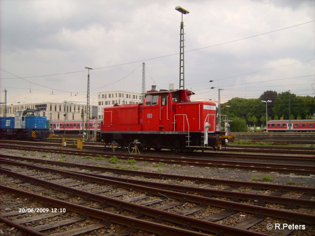 363 661-0 wartet in Regensburg auf neue Aufgaben. 20.06.09