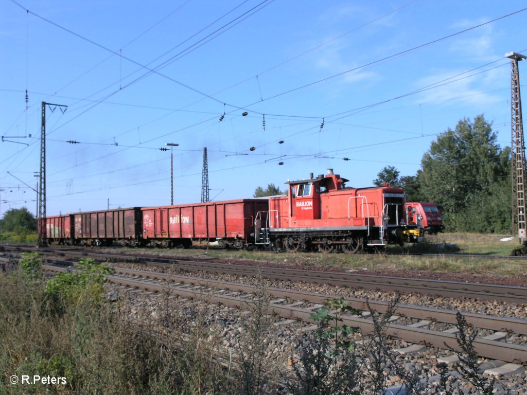 363 678-4 erreicht Regensburg Ost mit ein paar Gterwagen. 09.09.09