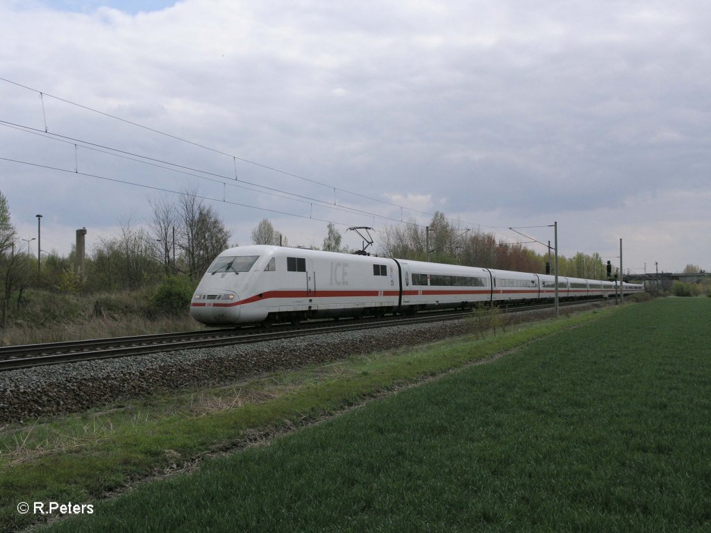 401 063-3 als ICE 890 Leipzig HBF – Hamburg Altona bei Podelwitz. 16.04.11

