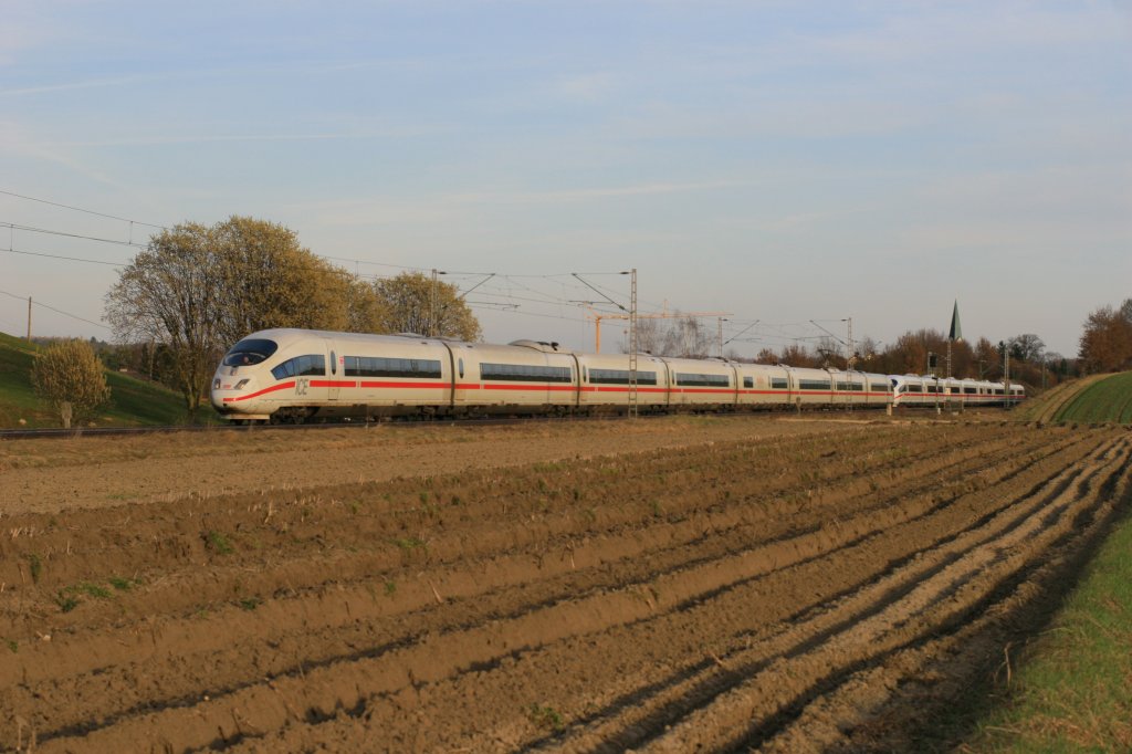 403 063-1 + 403 031-8 „Westerland/Sylt“ als ICE 1502 Mnchen – Berlin bei Fahlenbach. 24.03.11 