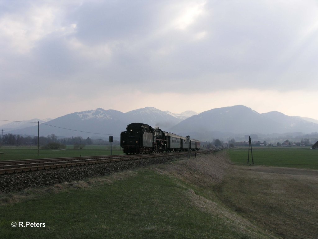 41 1150 kommt Tender vorran kurz vor Martinszell vorbei. 17.04.10