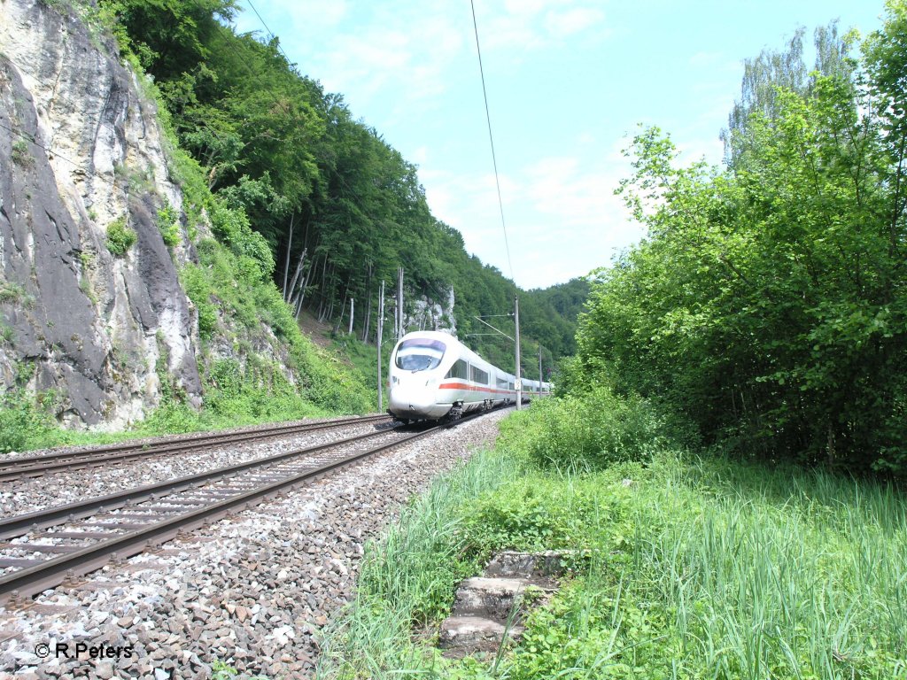 411 059-9 „Passau“ als ICE 28 Wien – Dortmund Umleiter ICE bei Matting. 29.05.10

