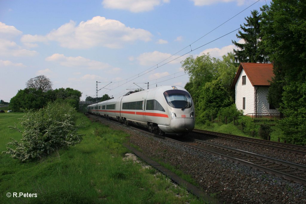 411 076-3  Coburg  als ICE 27 Dortmund - Wien bei Postbauer-Heng. 13.05.11