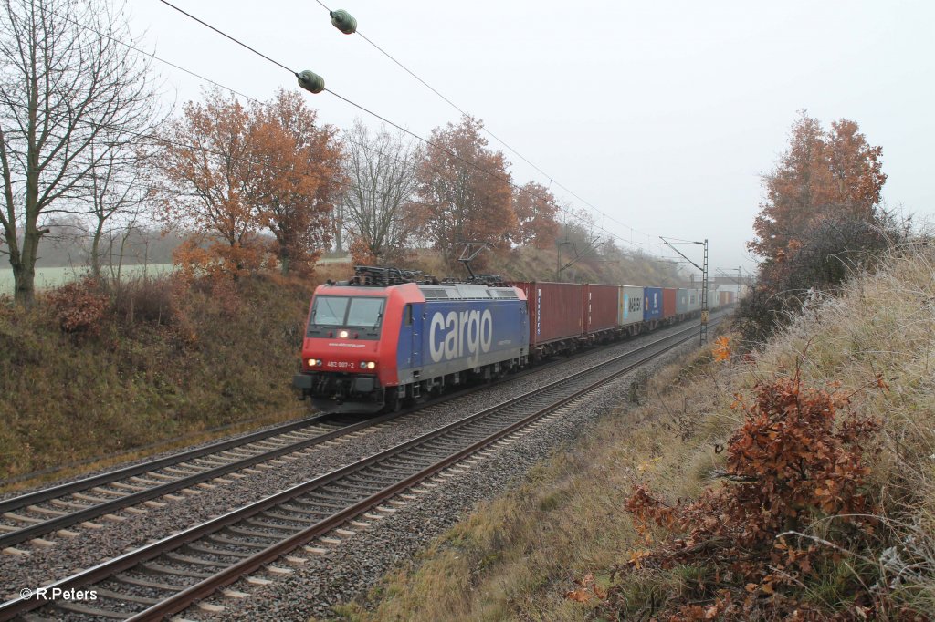 482 007-2 mit einem Containerzug bei Dettenhofen. 17.11.12