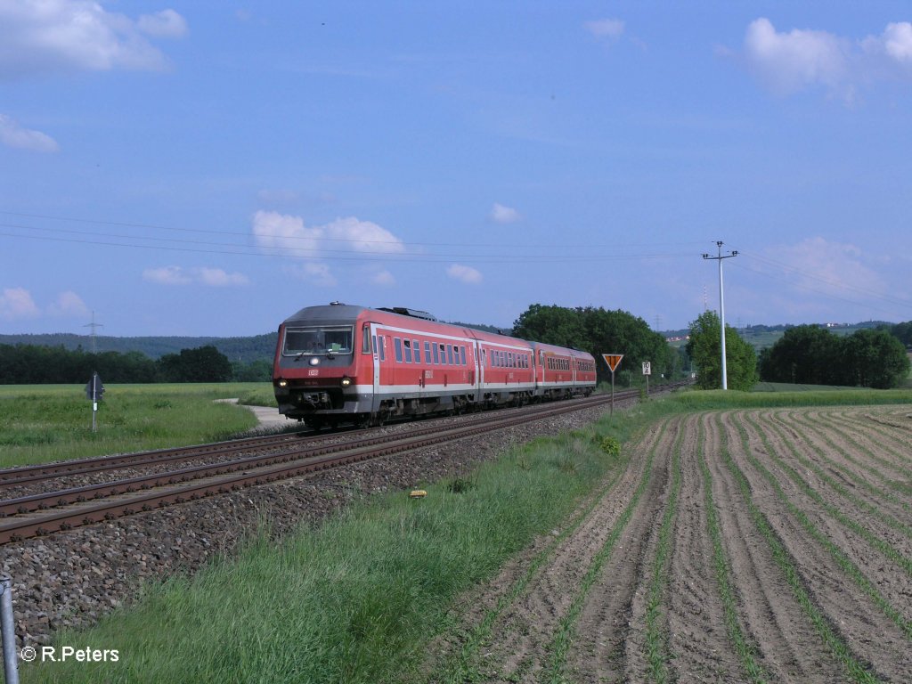 610 014 mit einem RE nach Nrnberg bei Zeitlarn. 29.05.10