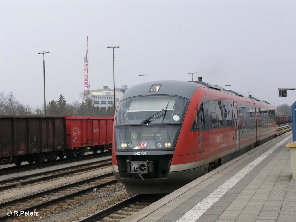 642 100-2 verlsst Buchloe mit der RB37642 Bad Wrishofen. 04.04.09
