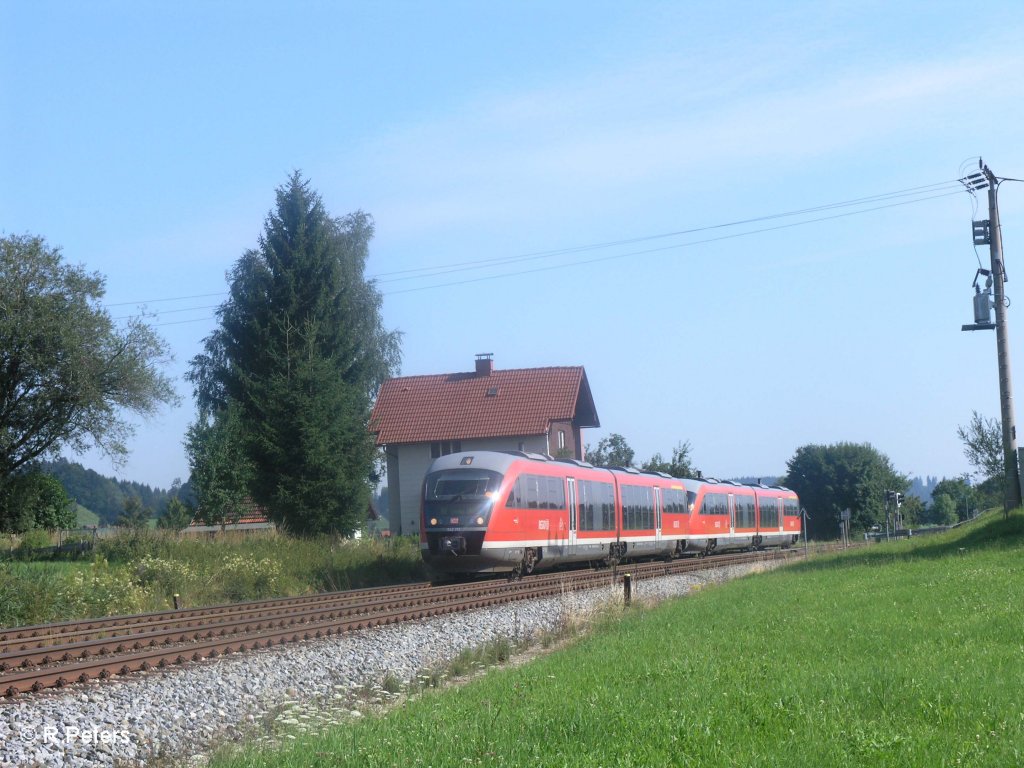 642 213-5 und 642 581-3 sind bei Flecken als RE32690 Lindau HBF unterwegs. 01.08.09
