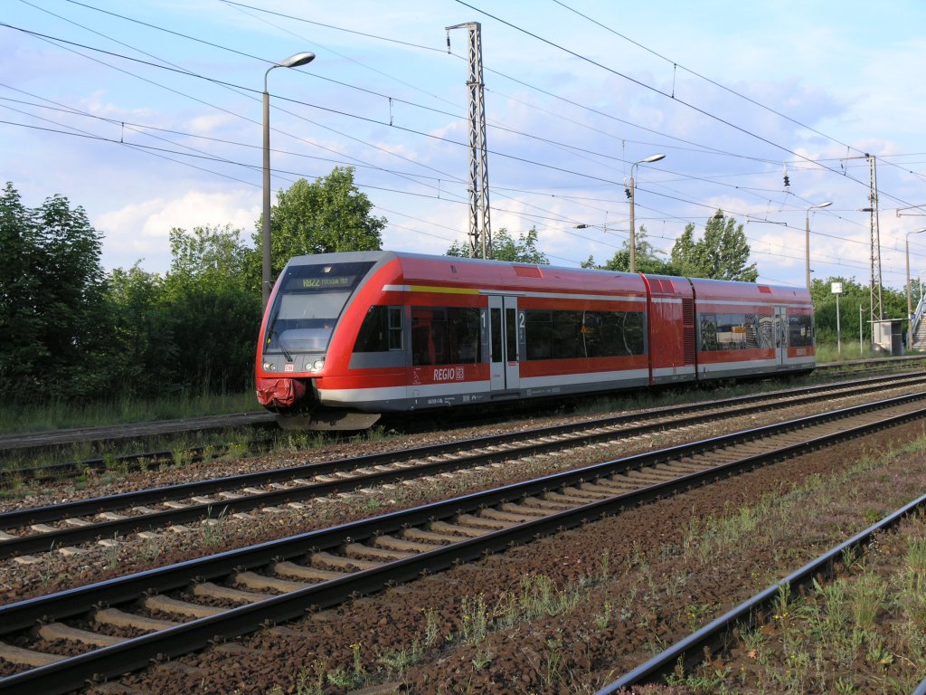 946 008-0 verlsst Saarmund mit der RB22 Potsdam. 24.05.09