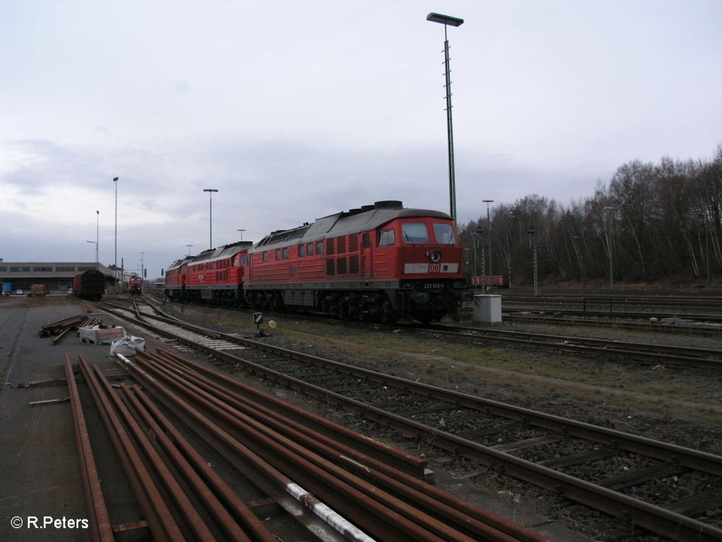 Blick auf 233 622-0 mit 232 589-2 und 232 668-4 die in Marktredwitz abgestellt sind. 22.11.09