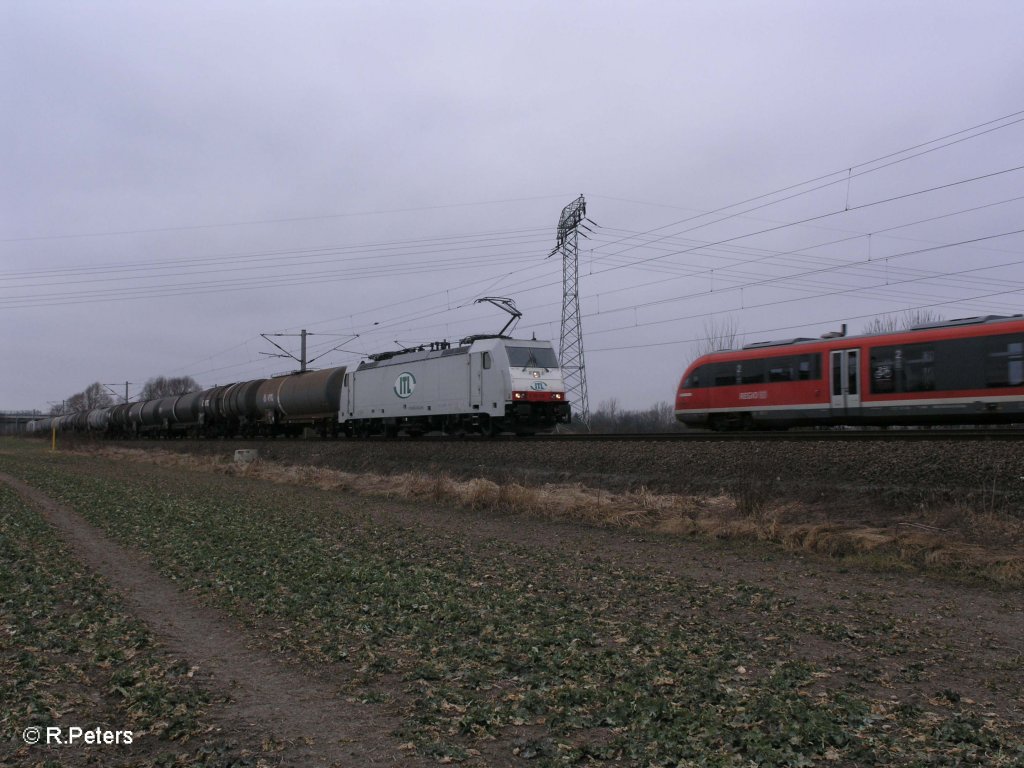 E186 138 mit Kesselzug bei Borsdorf. 05.03.11