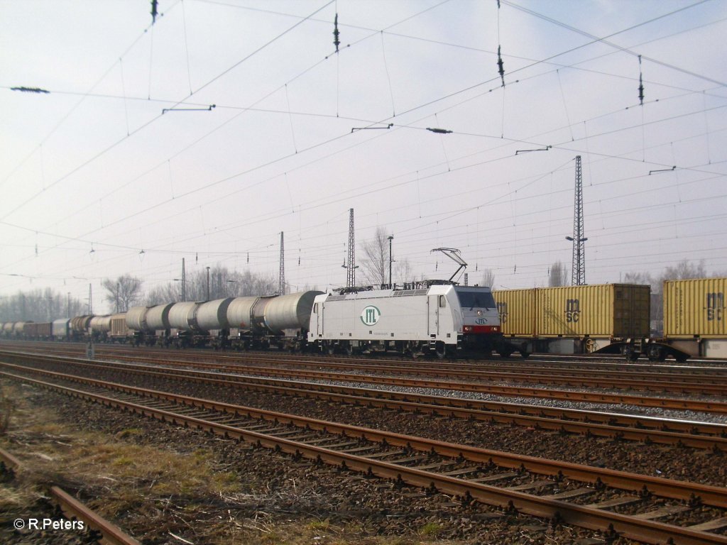 E186 138 mit kurzen Kesselzug in Leipzig Schnefeld. 05.03.11