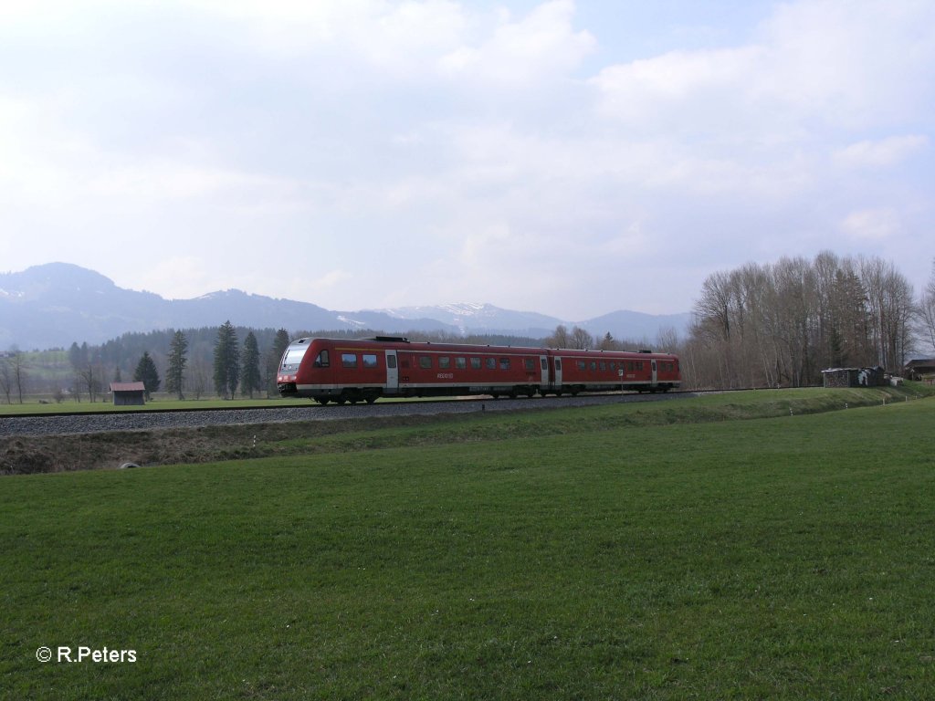 Ein 612er auf dem Weg nach Oberstdorf bei Unterthalofen. 17.04.10