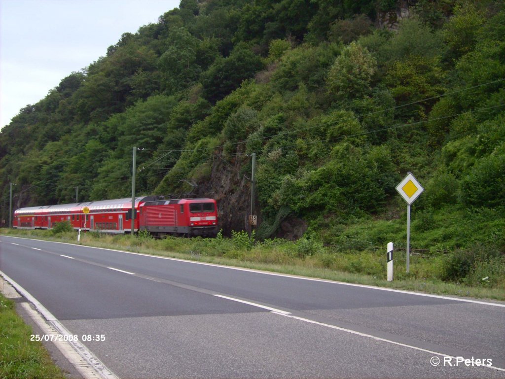 Ein flchtiges Bild einer 143 die ihre RB in Richtung Mainz shciebt. 25.07.08