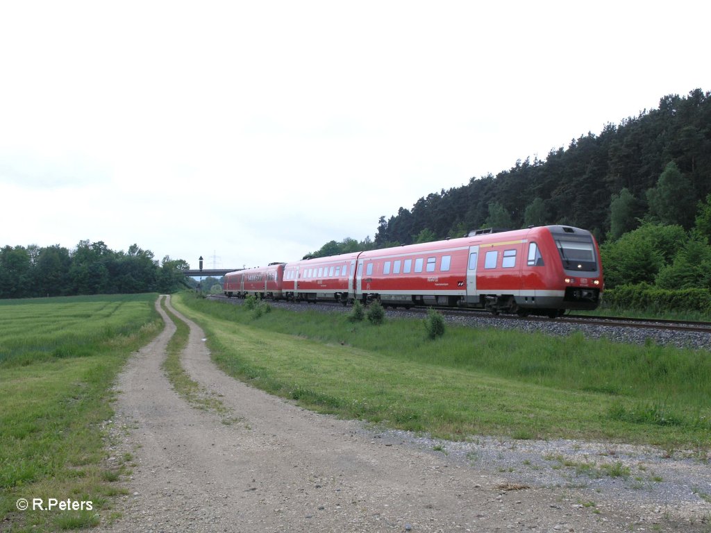 Ein Umleiter RE mit zwei 612er bei Richt bei Schwandorf. 26.05.10