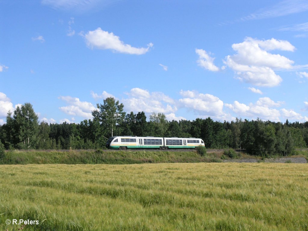 Ein VT erreicht gleich Wiesau/Oberpfalz mit einer VBG nach Hof. 13.07.09