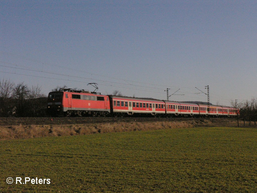 Eine 111er zieht bei Thngersheim eine RB. 16.02.08